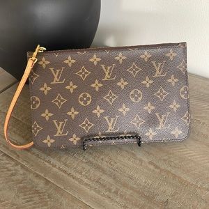 Neverfull wristlet
